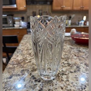 Mikasa Starstruck Style Design Crystal Cut Vase 8” Tall With Sticker - Nice!!!